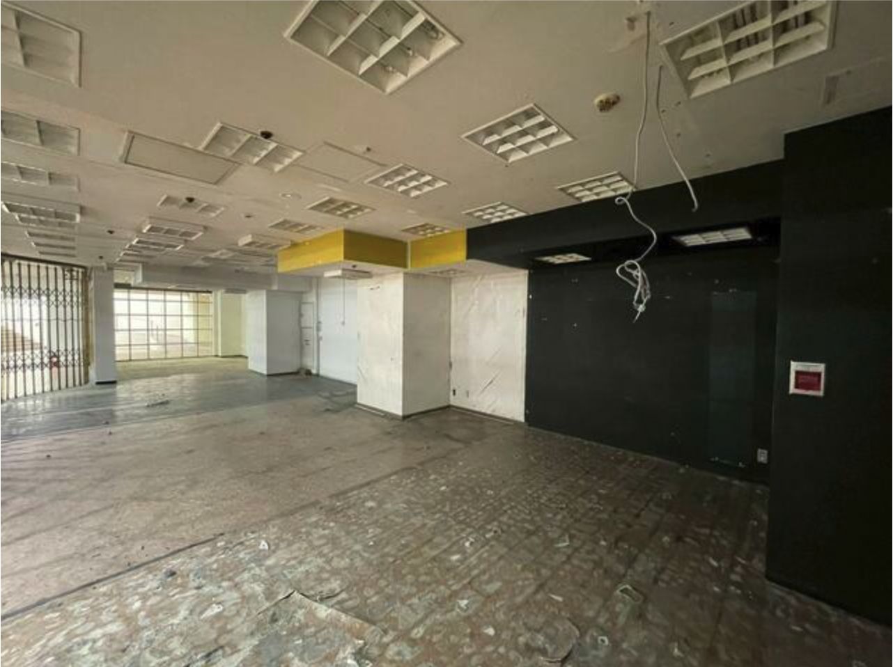【世田谷区・下北沢駅徒歩1分】1階路面の物販向け店舗/下北沢の中心地/古着屋実績あり
