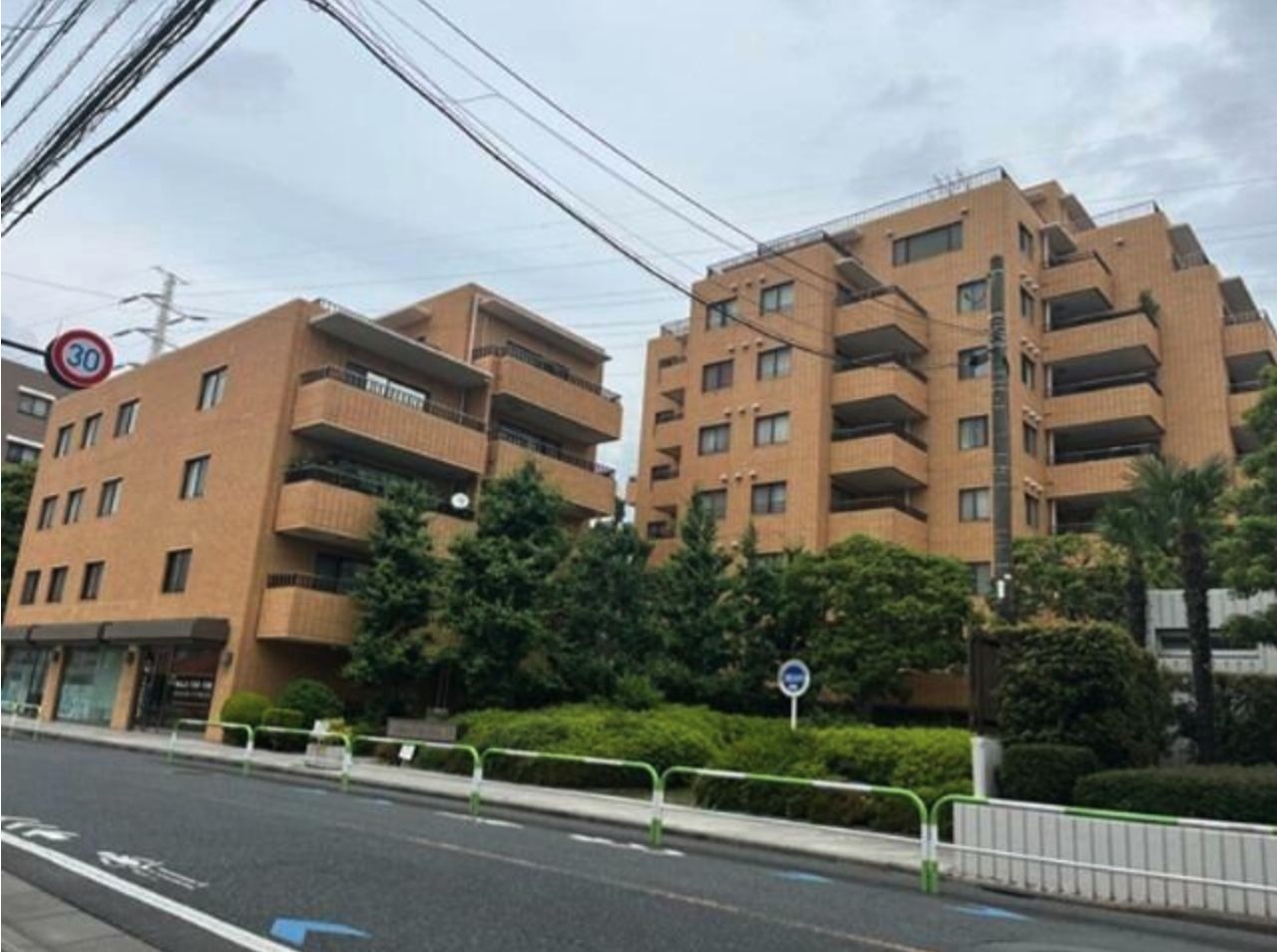 【世田谷区・成城学園前駅徒歩18分】43坪の大型1階店舗・事務所/前テナント雑貨店/フリーレント付き