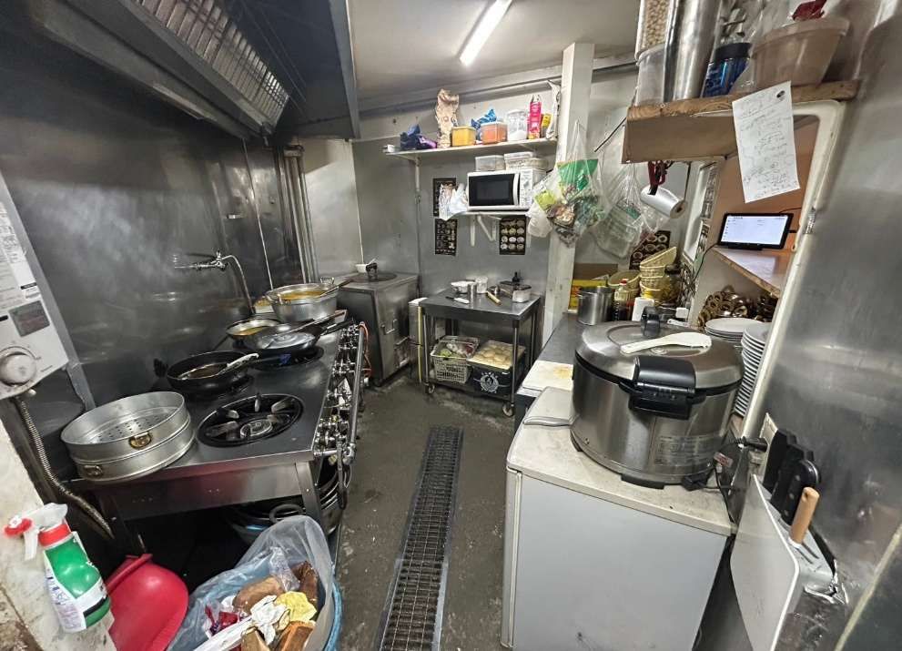 【京都市上京区・北野白梅町】内装美麗・多国籍料理店・千本通すぐ！北野商店街沿い路面居抜物件！