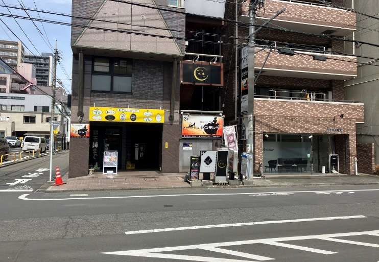【JR八王子駅徒歩6分】カラオケ可・ガールズバー開業可のバー居抜き物件 約24.2坪