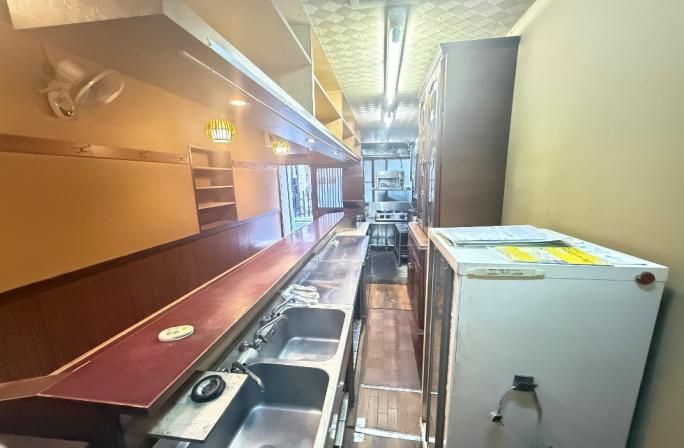 【千代田区 神保町 居抜き】駅徒歩4分/1階6坪・賃料22万円/神保町交差点至近の飲食店居抜き店舗（小規模開業・一人営業向け）