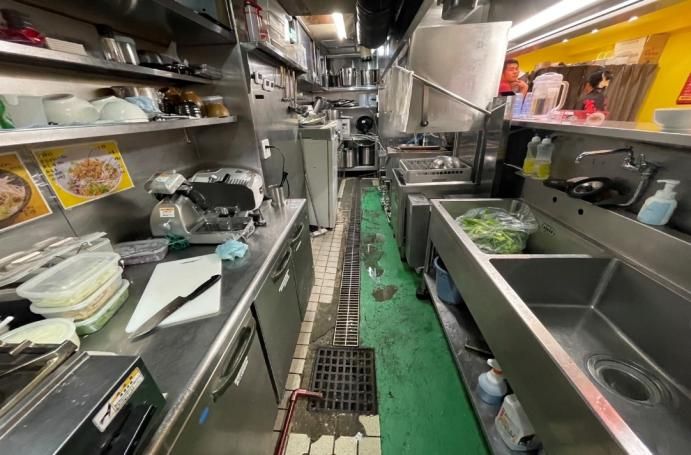 【名古屋市中区】伏見駅徒歩7分／伏見エリアの希少性◎／ラーメン店小箱物件／内装美麗／重飲食も可／約14.21坪