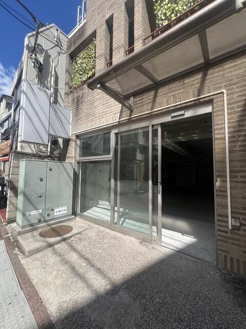 【大田区・武蔵新田駅徒歩3分】14坪・飲食店可！土日祝利用可能で地域密着営業にもおすすめの店舗物件！