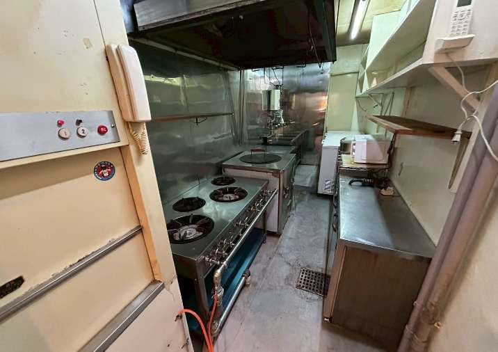 【大阪市阿倍野区 居抜き物件】大幅値下げキャンペーン中！180万円値下げ！御堂筋線・西田辺駅出口すぐ／重飲食可能な路面インドカレー店居抜き店舗