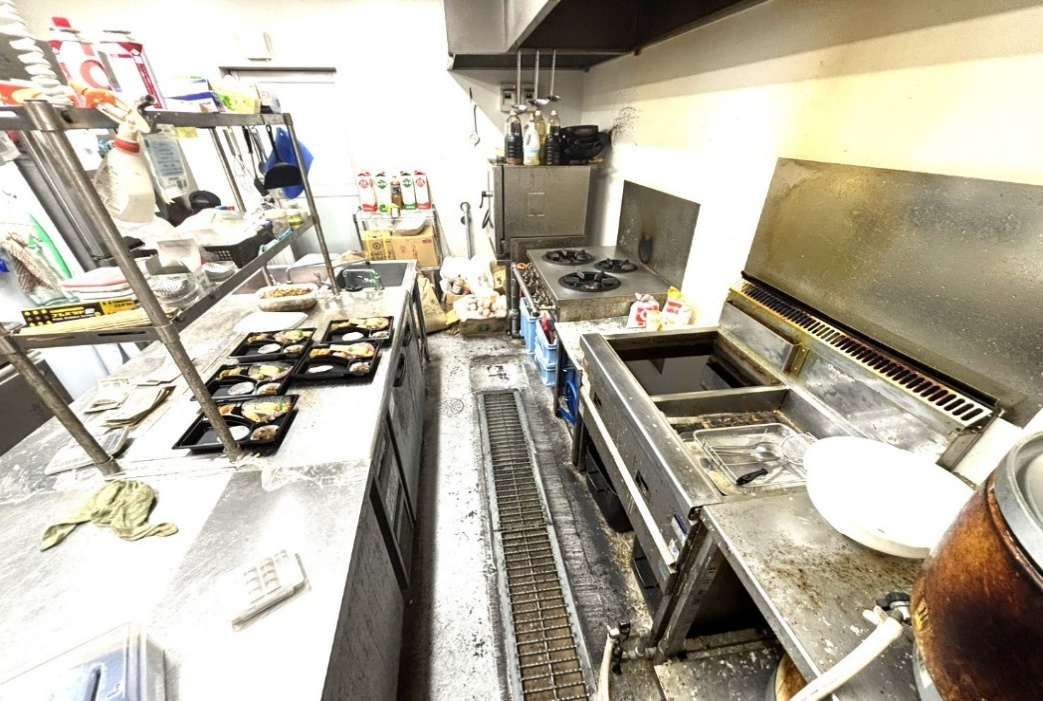 【尼崎市・阪神尼崎駅徒歩9分】賃料22万円！1階路面の定食屋居抜き店舗【賃料・礼金・保証金を見直し・約13.46坪】