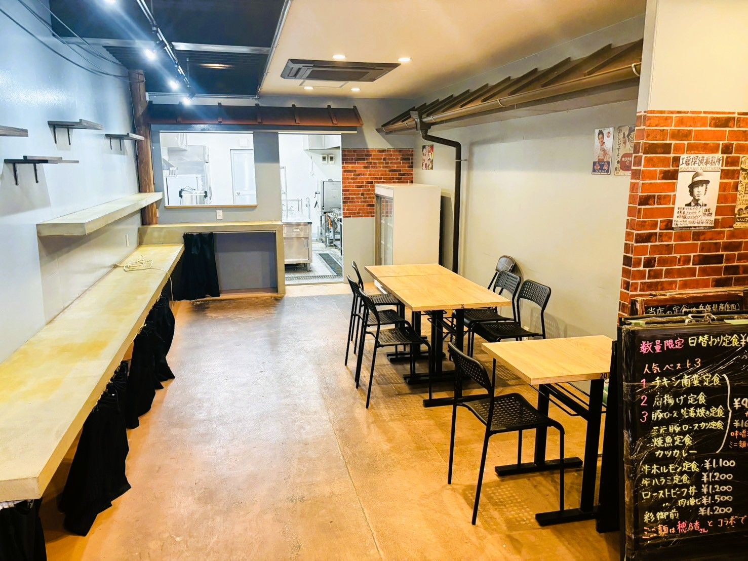 【尼崎市・阪神尼崎駅徒歩9分】賃料22万円！1階路面の定食屋居抜き店舗【賃料・礼金・保証金を見直し・約13.46坪】