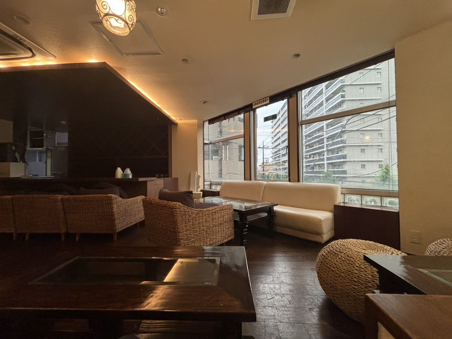 【川口市 居抜き物件】西川口駅徒歩5分／カラオケ可能・内装美麗／3階約11.86坪・低賃料15.4万円／バー・スナック・居酒屋開業向け飲食店居抜き（埼玉県川口市・西川口開業）