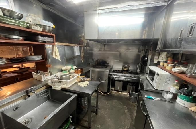 【市川市 居抜き物件】行徳駅徒歩5分／1階路面・飲食密集エリア／約5.4万人乗降の生活導線立地／重飲食対応可・業態転換向け店舗（飲食店開業市川・行徳開業）物件取得費100万円で可