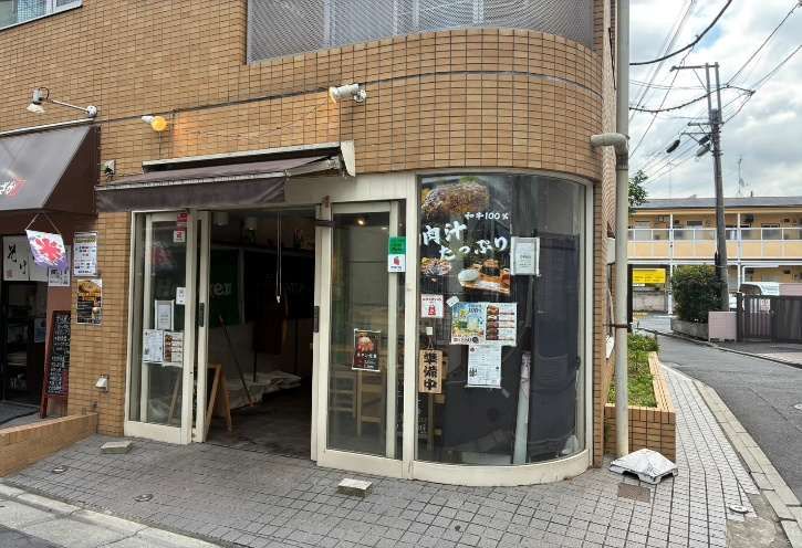 【新宿区・中井駅徒歩2分】西武新宿線・都営大江戸線の乗り換え導線沿い洋食店居抜き物件／駅前通り商店街・約7.82坪