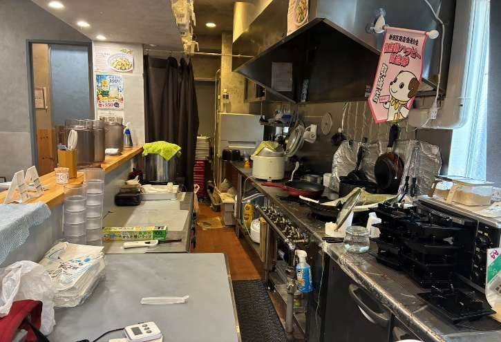 【新宿区・中井駅徒歩2分】西武新宿線・都営大江戸線の乗り換え導線沿い洋食店居抜き物件／駅前通り商店街・約7.82坪