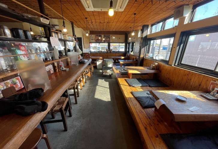 【松阪市・伊勢中川駅徒歩6分】ロードサイド焼き鳥店居抜き物件／29.75坪・大型商業施設近く