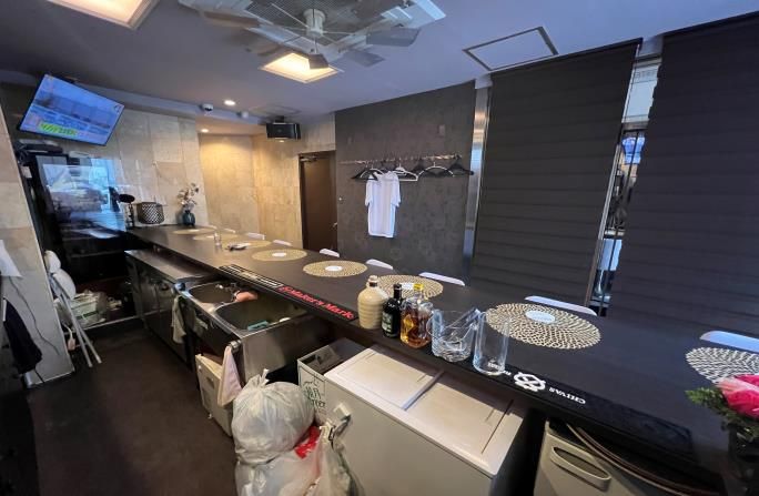 【横浜市中区】関内駅3分／視認性◎ 路面BAR居抜き／初期費用を抑えて即開業／約12坪