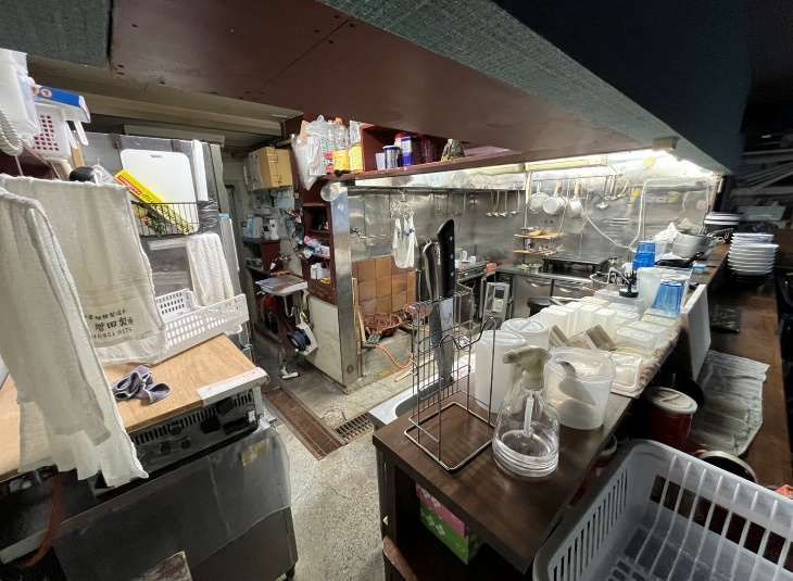 【横須賀市・津久井浜駅徒歩1分】賃料13.2万円の駅前通り1階路面8.64坪／周辺ラーメン店希少な小箱ラーメン店居抜き物件【京急久里浜線】【物件取得費300万以下】
