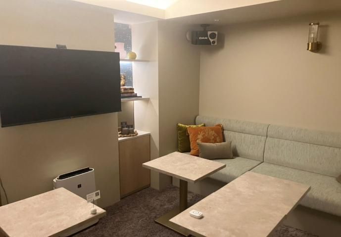 【港区】麻布十番駅徒歩2分／内装美麗なバー居抜き物件／テラス席あり／前業態ゴルフバー