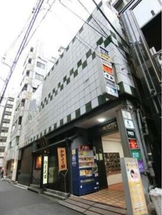 【港区・六本木駅徒歩2分】飲食店居抜き/約10坪のコンパクト空間/六本木の中心エリアで出店