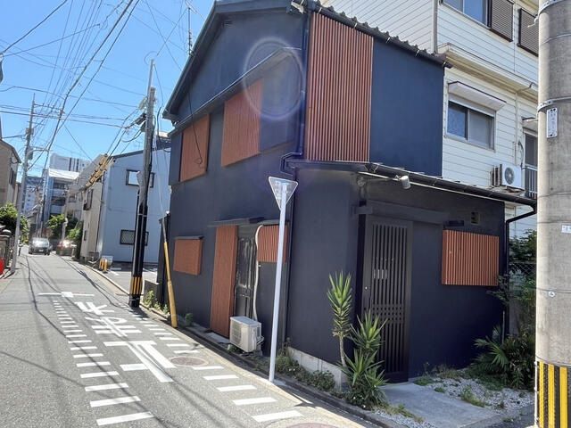 【福岡市・箱崎九大前駅徒歩5分/福岡市箱崎線】1・2階一括貸し！12.79坪の飲食店向け居抜き物件