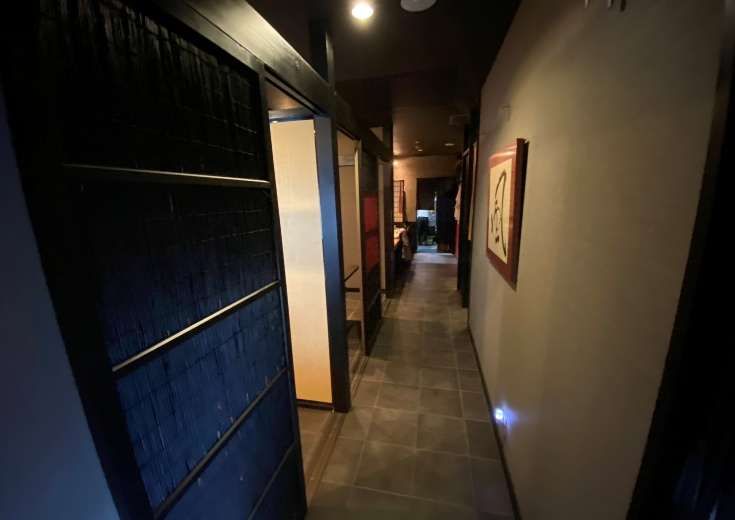 【福岡市中央区・天神南駅徒歩4分】国体通り沿い西中洲エリアの内装美麗な居酒屋居抜き物件／業態・営業時間制限なし・約18.48坪