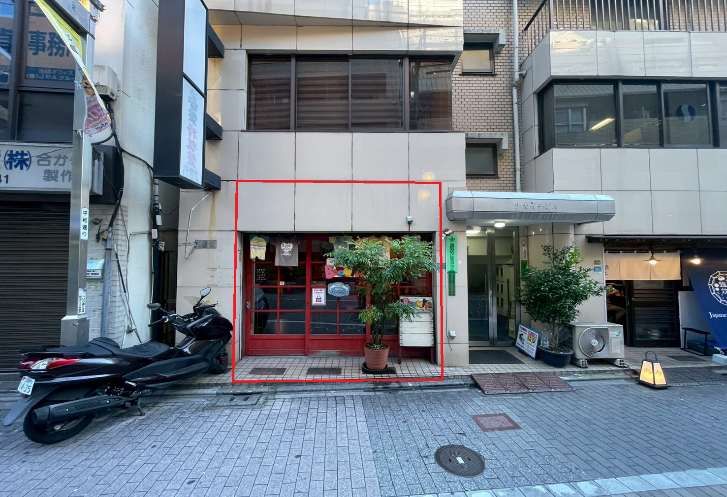 【豊島区・池袋駅徒歩5分】池袋北口エリアの飲食店集積地にある1階路面居抜き物件／約9.3坪