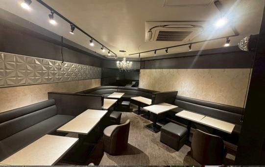 【足立区・竹ノ塚駅徒歩2分】夜業態向けビル内のガールズバー居抜き／賃料28.6万円・約13.61坪