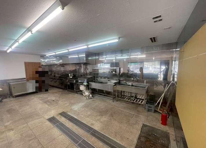 【足立区・竹ノ塚エリア】4号線沿い角地の1階スケルトン店舗／視認性良好・約33.57坪