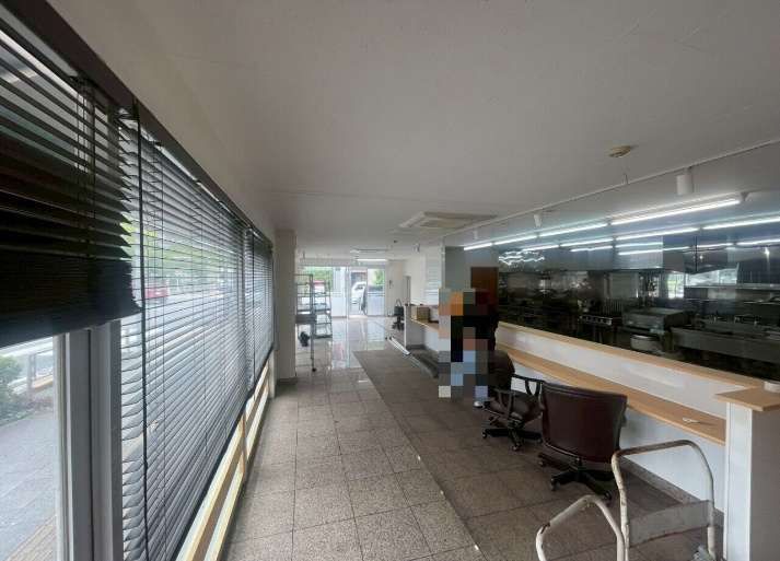 【足立区・竹ノ塚エリア】4号線沿い角地の1階スケルトン店舗／視認性良好・約33.57坪