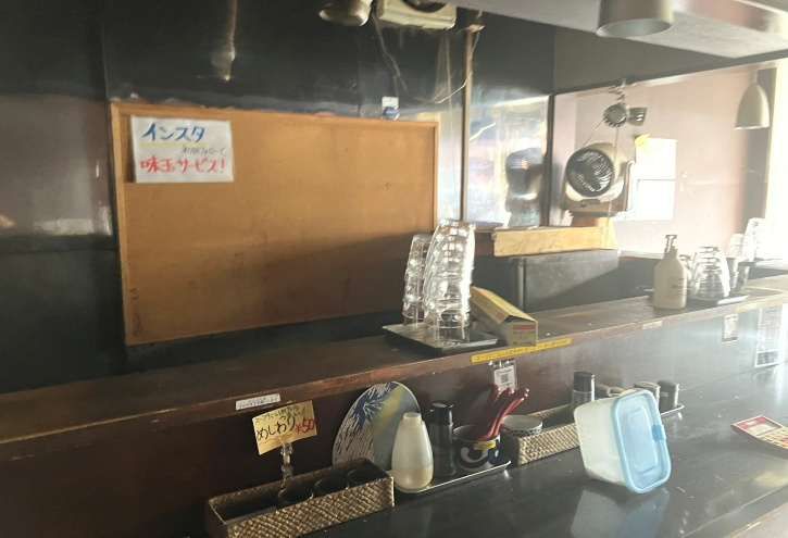 【足立区・竹ノ塚駅徒歩4分】飲食店237店が集まる駅前エリアのラーメン店居抜き物件／1階路面・約21.63坪