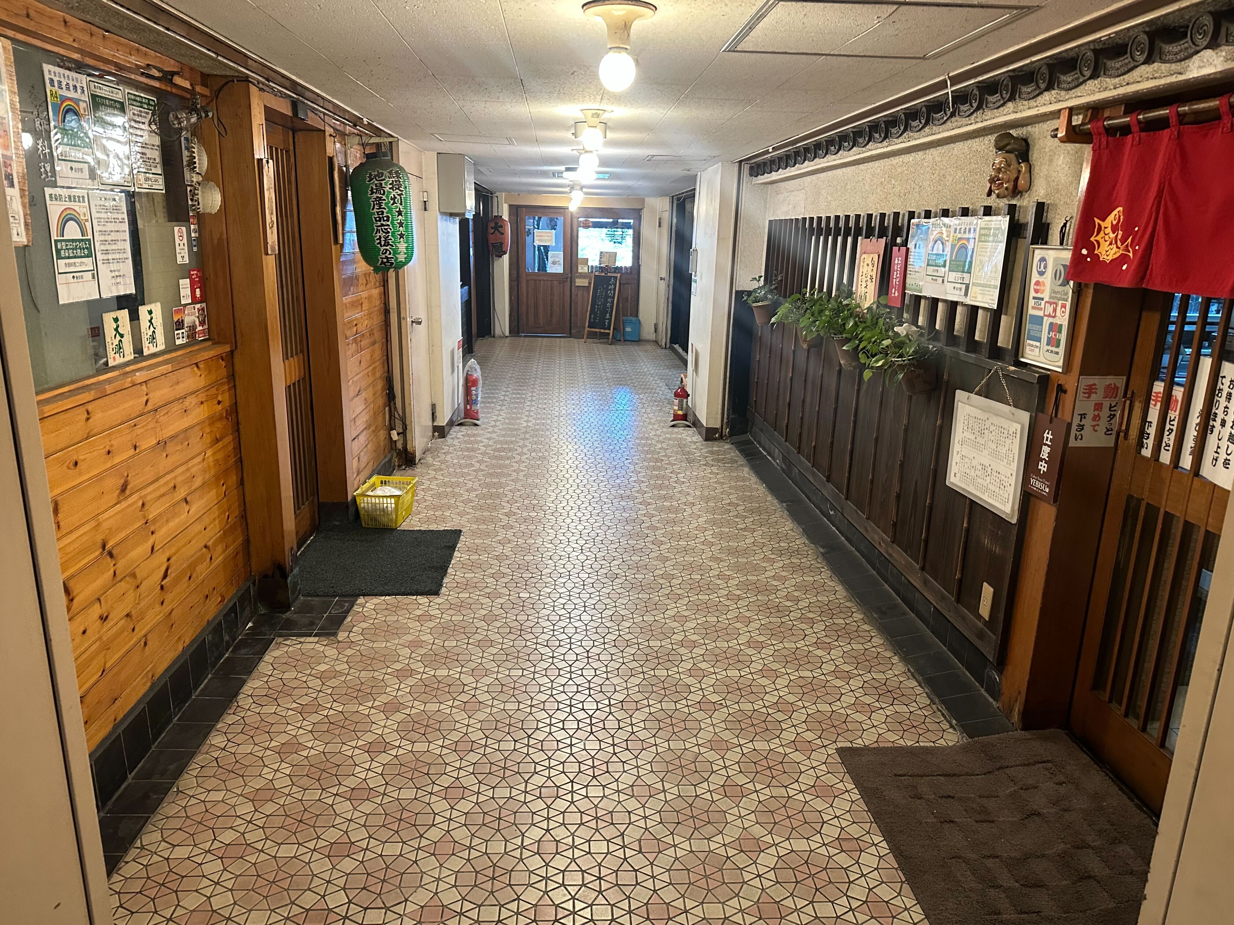 【大田区】大森駅徒歩2分！複合型マンション内の中華料理店居抜き店舗物件