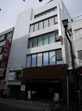 小岩駅徒歩4分！駅近・繁華街で人通り多いです☆BAR居抜き物件