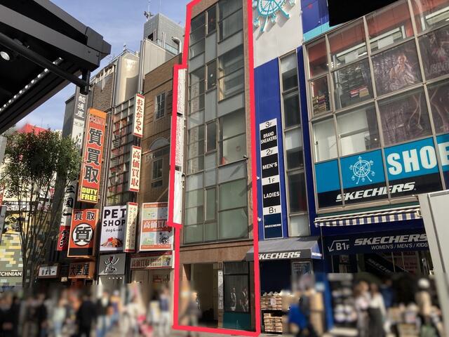 【新宿区】新宿駅徒歩2分！人気エリアで通行量多く視認性抜群◎飲食店物件