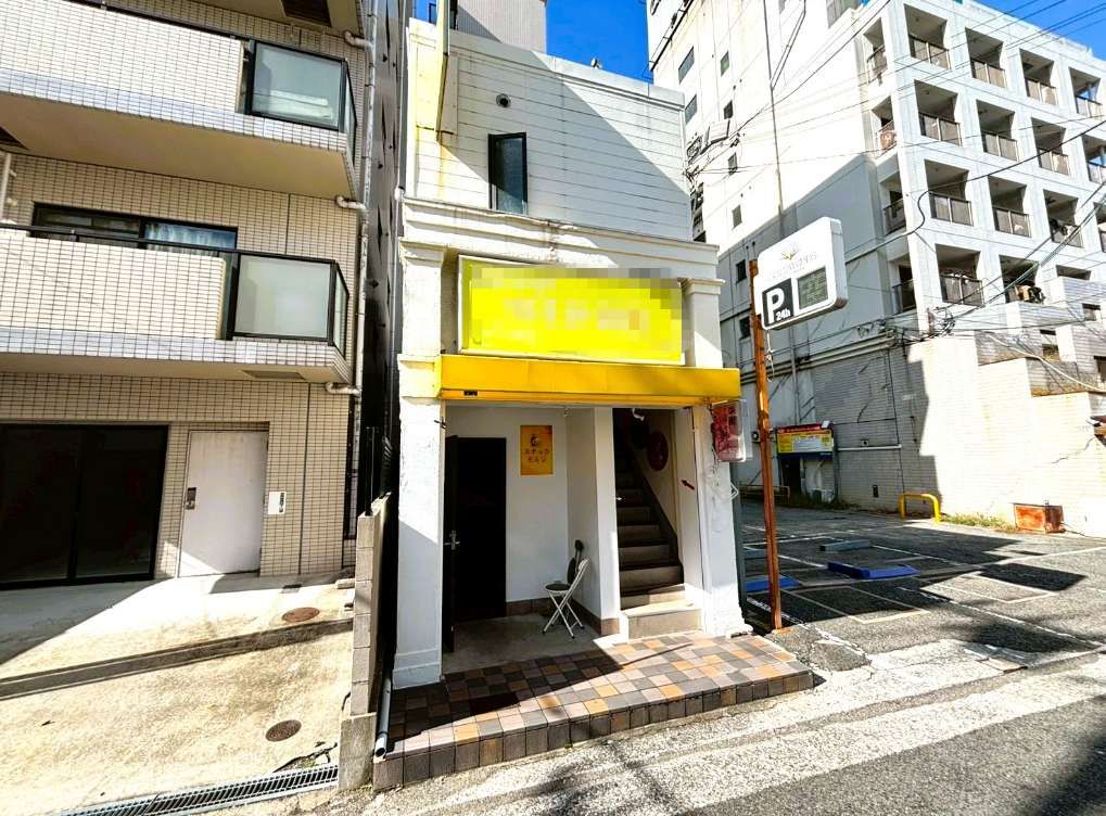 【神戸市兵庫区】新開地駅徒歩4分／1階路面／スナック居抜き／カラオケバー、スナック適地／約10.24坪