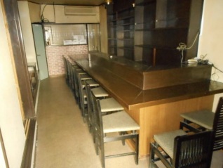 香里園駅徒歩8分！地域密着型・カウンター付居抜き物件